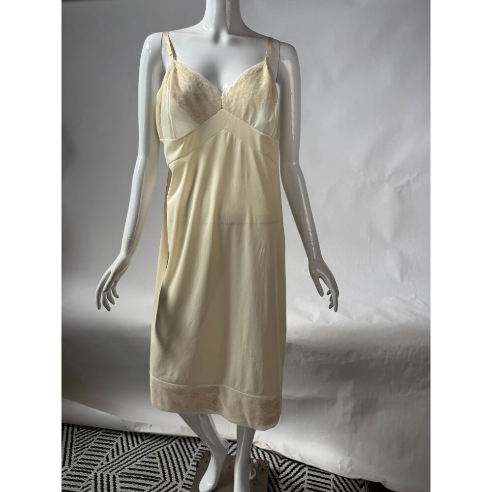 Vintage Vanity Fair 1960s Nylon Antron Slip Dress With Lace Trim Size 42 L